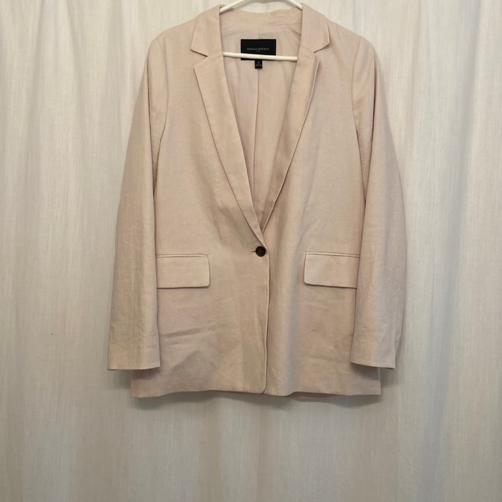 Banana Republic Linen Jacket. Never worn, just tried on. Great condition.
